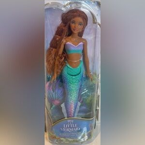 DISNEY - LITTLE MERMAID LIVE’S PRINCESS ARIEL with Purple and Teal Tail